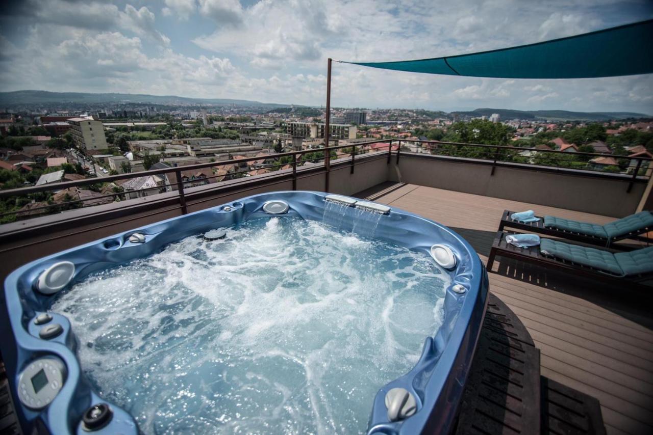 The Aviator Apartment - Jacuzzi&Panoramic View Cluj-Napoca Esterno foto
